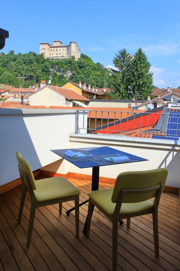 Hotel Ponti Angera Exterior foto